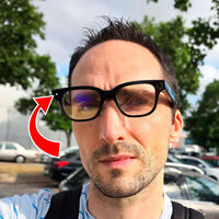 Las gafas inteligentes tienen una luz que avisa de que están grabando. Para la Agencia de Protección de Datos eso no basta