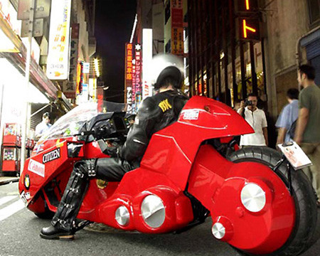 Réplica de la moto de Akira, ¡y circulando!