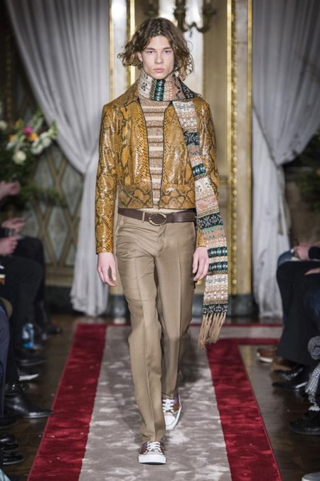 Mucho rock'n'roll en la colección de Roberto Cavalli otoño-invierno 2016/2017