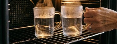 Coloca dos vasos de agua dentro del horno por la noche y años de grasa pegajosa desaparecerán 