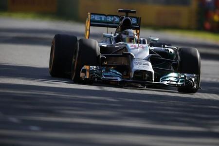 Lewis Hamilton, líder de los primeros entrenamientos libres de Malasia