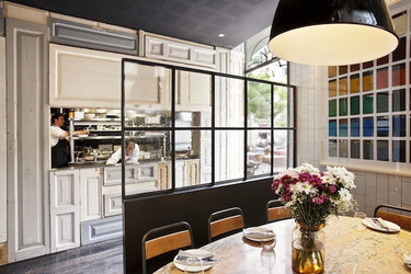 Piérdete por el barrio Gótico de Barcelona y cena en el restaurante Palosanto