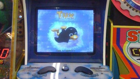 La imagen de la semana: máquina recreativa de Tux Racer