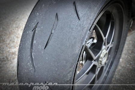 El Dunlop D212 GP Pro elegido neumático del año en Inglaterra por la revista Fast Bikes 