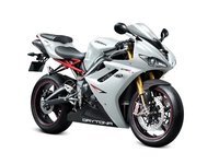 Primeras imágenes de la Triumph Daytona 675 R, ¡qué cosa más bonita!
