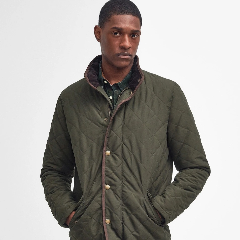 Barbour - Chaqueta acolchada impermeable de hombre con cuello alto.