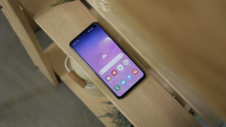 Un informe estima la mayor bajada de la fidelidad al iPhone desde 2011, con Samsung beneficiándose de ello