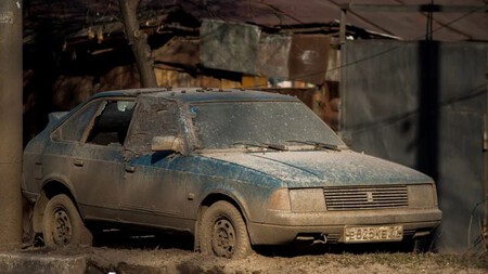 Seria a espessa camada de poeira que torna os carros abandonados ainda mais atraentes? © Yayimages