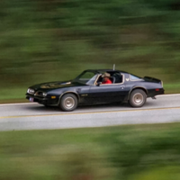 A cada ano, Burt Reynolds recebia um Pontiac Trans Am novo totalmente de graça, até que um novo CEO chegou 