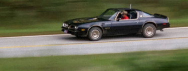 A cada ano, Burt Reynolds recebia um Pontiac Trans Am novo totalmente de graça, até que um novo CEO chegou 