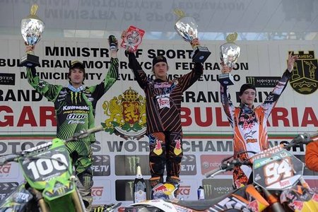 Podium MX2