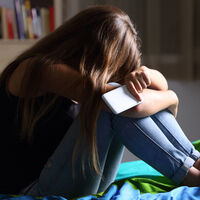 El acoso online comienza a partir de los ocho años y es más activo en la adolescencia: afecta al 60 por ciento de las jóvenes