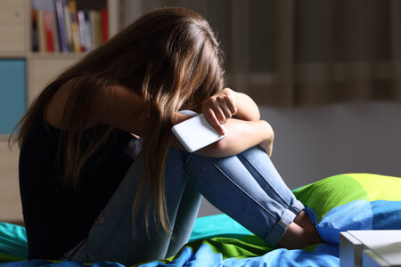 El acoso online comienza a partir de los ocho años y es más activo en la adolescencia: afecta al 60 por ciento de las jóvenes