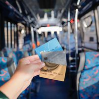 Estas son las nuevas líneas de colectivo de Argentina que te dejan pagar el boleto con tarjetas de crédito y débito 