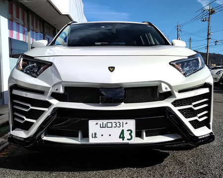 Toyota RAV4 Lamborghini Urus Albermo