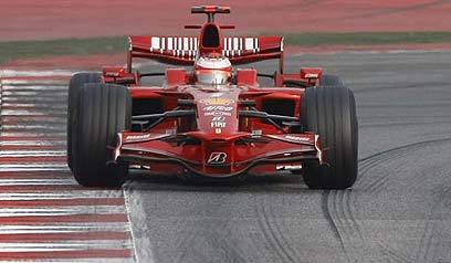 Raikkonen espera una dura batalla con McLaren en Silverstone
