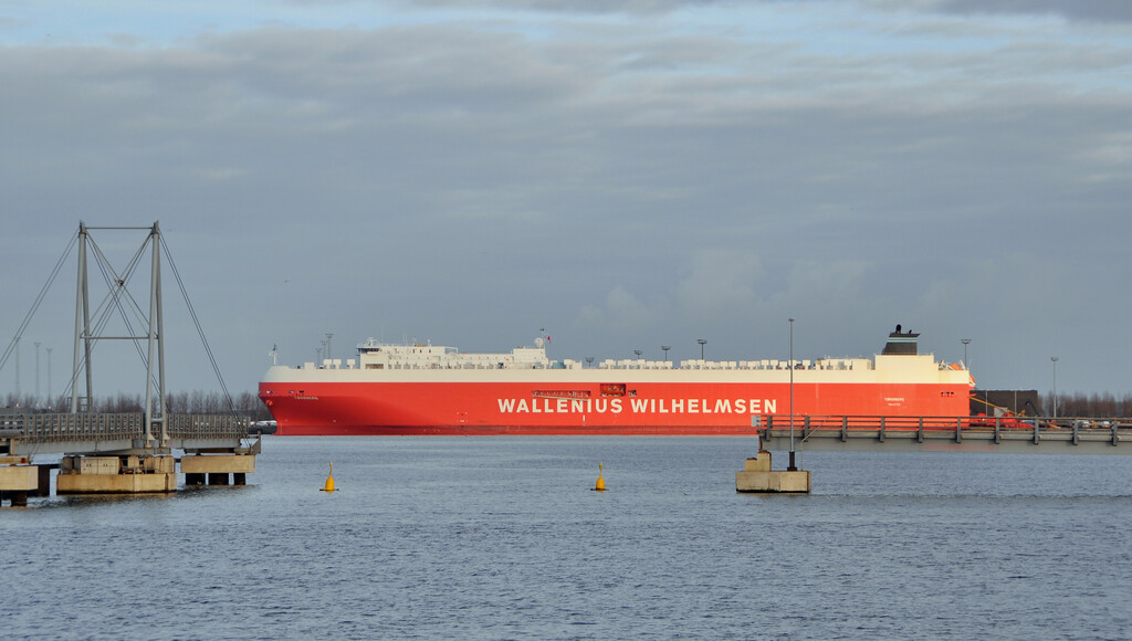 MV Tønsberg: el buque carguero de coches más grande del mundo es una bestia flotante de 265 metros de largo