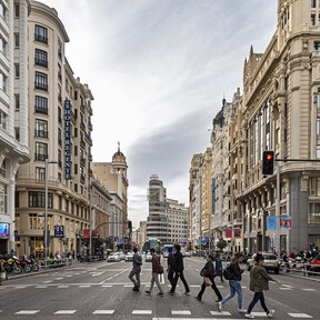 Madrid huele a flores en primavera, pero ha salido mal: querían un aroma dulzón y terminó apestando a semen