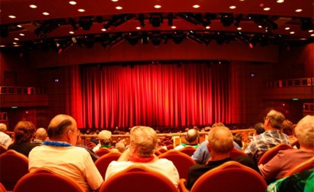 Algunos teatros americanos ofrecen "asientos para twitteros" para aquellos que quieran twittear en directo