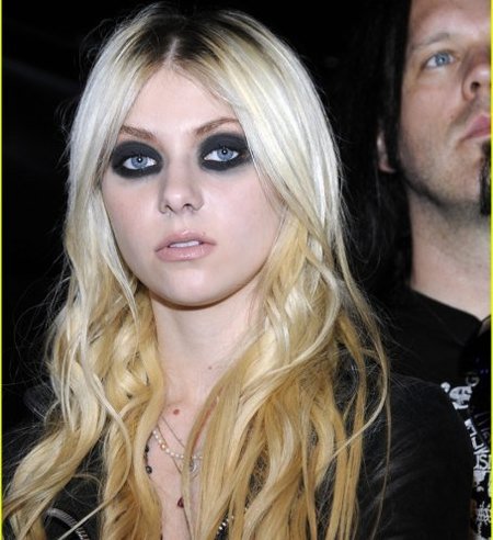 Taylor Momsen da mucho miedito... y dejará un tiempo 'Gossip Girl'