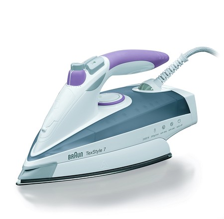 Por 55 euros tenemos la plancha de vapor Braun TexStyle 7 TS755 rebajada en Amazon