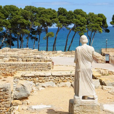 Las ruinas griegas frente al mar que parecen de una isla del Egeo, pero están en España y son espectaculares