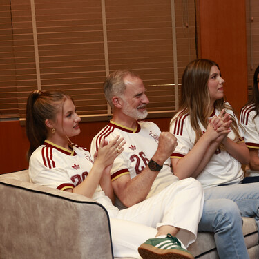 Las Adidas Samba en color musgo que la princesa Leonor ha hecho superventas: las llevo para ver el partido España-Francia 