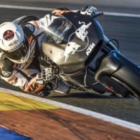 KTM ya rueda con Mika Kallio a los mandos de la RC16 