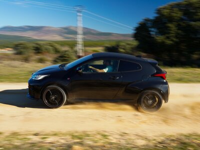 Probamos el Toyota GR Yaris, un tres cilindros supervitaminado y preparado para rallyes 