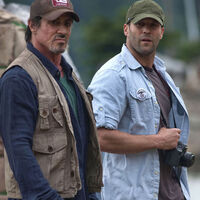 Sylvester Stallone, sobre lo peligroso de rodar con armas: "Nunca lo he dicho, pero en Los Mercenarios se me disparó una" 