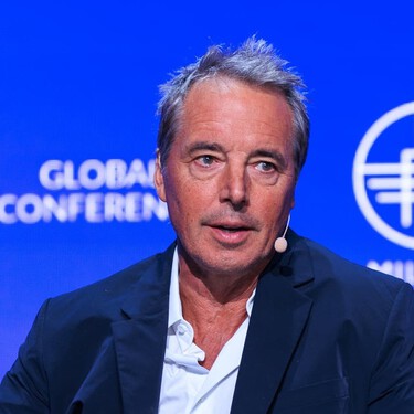 Dan Buettner, experto en longevidad: "Las personas que viven más en el mundo incluyen estos seis alimentos en su desayuno"