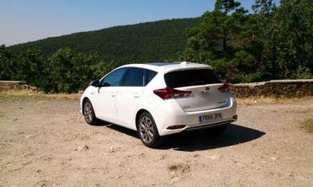 Toyota Auris 2015 Hibrido 06