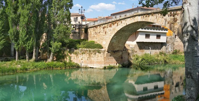 Cinco Cascadas Un Balneario Romano Y Un Puente Del Siglo Xvi El Pueblo De Guadalajara Que El Premio Nobel Camilo Jose Cela Describio De Agua Espumeante Y Rugidora