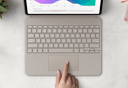 Logitech Combo Touch 02