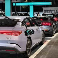 Decían que un coche eléctrico nunca podría repostar tan rápido como uno de gasolina. BYD se ha empeñado en llevarles la contraria
