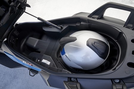 Bmw C 400 X 2018 034
