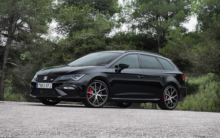 SEAT León ST CUPRA Black Carbon, una edición exclusiva y limitada, aún más deportiva, por 50.700 euros