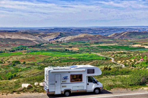Viajar en autocaravana con niños: cómo preparar el viaje y qué es lo imprescindible 