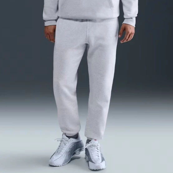 Nike Club Pantalón de tejido Fleece cepillado con bajos elásticos - Hombre