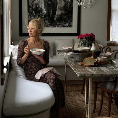 Cómo ser la mejor vestida a los 60: los cinco vestidos de Sfera con corte midi que rejuvenecen al instante 