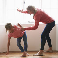 Prohibir cualquier tipo de violencia hacia los niños, incluidas bofetadas: la propuesta de ley de Podemos