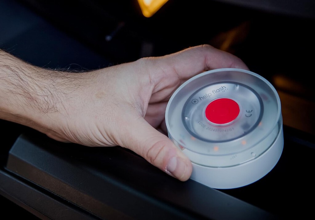 Tu baliza V16 también tiene que pasar la ITV cada dos años. La pregunta es qué tienes que hacer tú