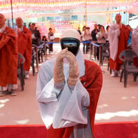 Nem humanos exaustos, nem monges tradicionais: a Coreia do Sul acaba de colocar a inteligência artificial para rezar e meditar em uma cerimônia budista e esse foi o resultado 