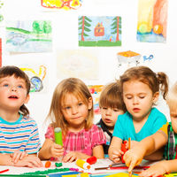 Los padres de niños prematuros reclaman poder escolarizar a sus hijos atendiendo a su edad corregida, y no cronológica