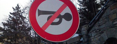 Lo escuchas a diario, pero es ilegal. La DGT prohibe el uso indiscriminado del claxon y estas son las multas que te pueden caer por usarlo 