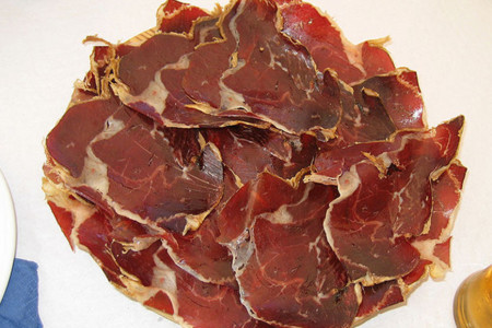 Cecina, un concentrado de proteínas para tu dieta