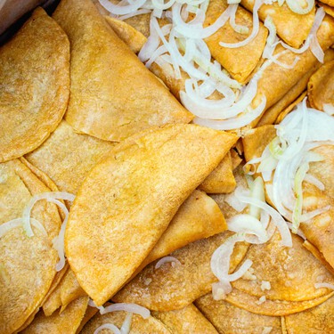 Cómo hacer tacos al vapor de chicharrón: una receta sencilla y deliciosa para el antojo o para la noche mexicana