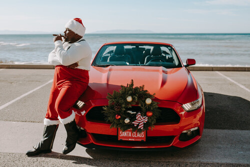 Las mejores ofertas de accesorios del coche en Navidad: soportes para el móvil, bombillas LED, compresores y más