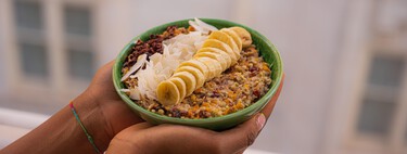 Tres pasos para preparar un porridge de avena y lograr un desayuno completo en pocos en minutos