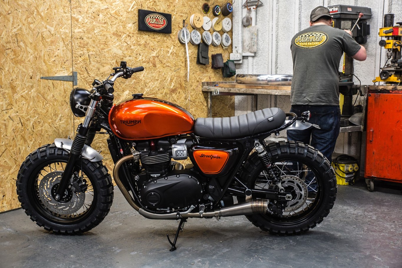 La Naranja Británica, una Triumph Street Twin muy especial